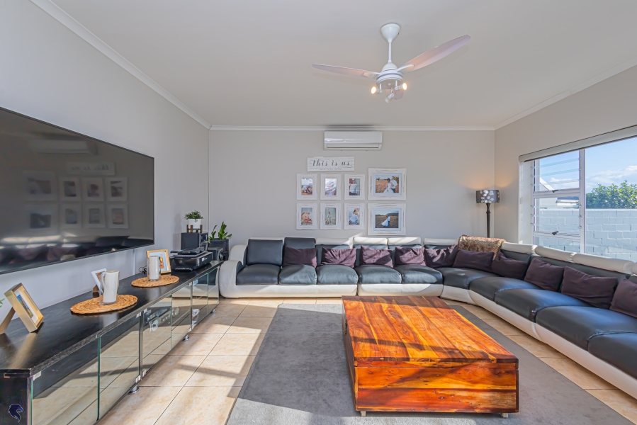 3 Bedroom Property for Sale in Country Club Western Cape